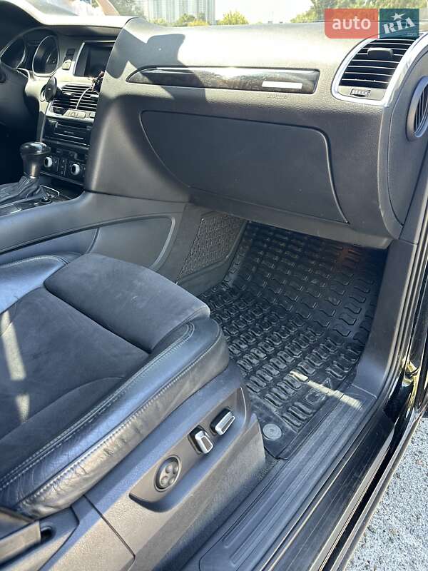 Позашляховик / Кросовер Audi Q7 2014 в Києві