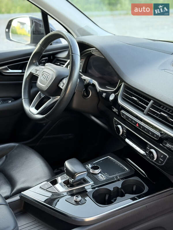 Внедорожник / Кроссовер Audi Q7 2019 в Киеве