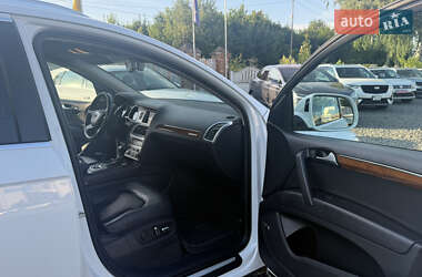 Внедорожник / Кроссовер Audi Q7 2015 в 