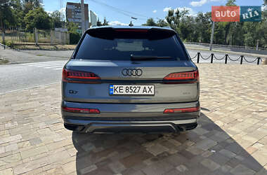 Внедорожник / Кроссовер Audi Q7 2021 в 