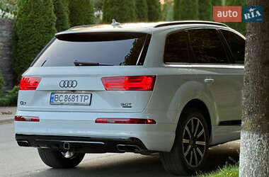 Внедорожник / Кроссовер Audi Q7 2017 в 