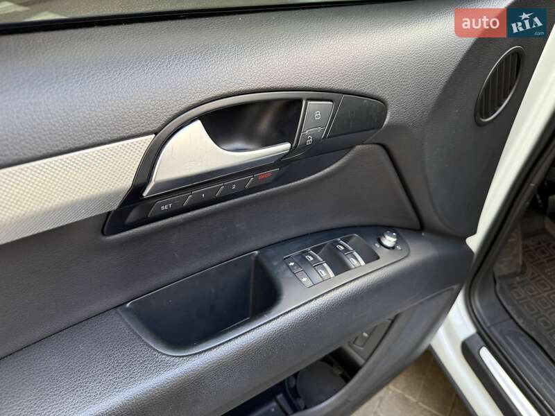 Позашляховик / Кросовер Audi Q7 2014 в Києві