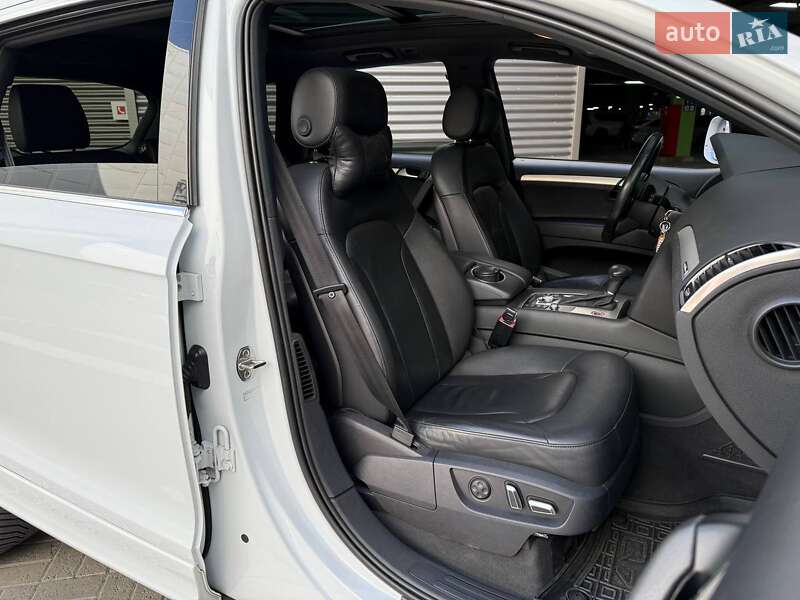 Позашляховик / Кросовер Audi Q7 2014 в Києві