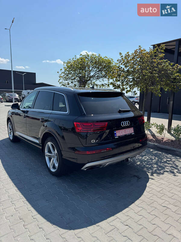 Внедорожник / Кроссовер Audi Q7 2019 в Киеве