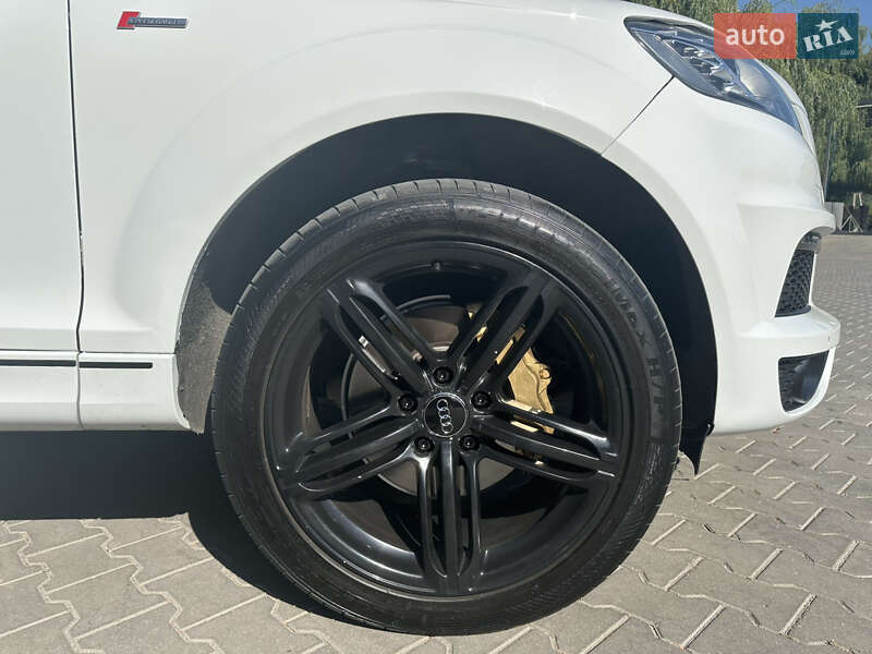 Внедорожник / Кроссовер Audi Q7 2013 в Волочиске