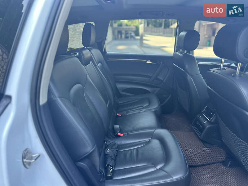 Внедорожник / Кроссовер Audi Q7 2013 в Волочиске