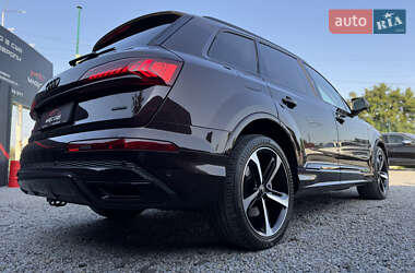 Внедорожник / Кроссовер Audi Q7 2020 в 