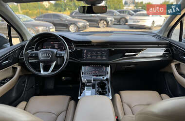 Внедорожник / Кроссовер Audi Q7 2020 в 