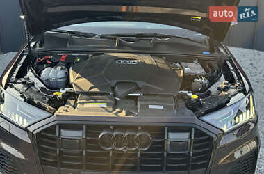 Внедорожник / Кроссовер Audi Q7 2020 в 