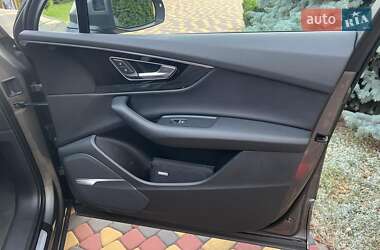 Внедорожник / Кроссовер Audi Q7 2017 в 