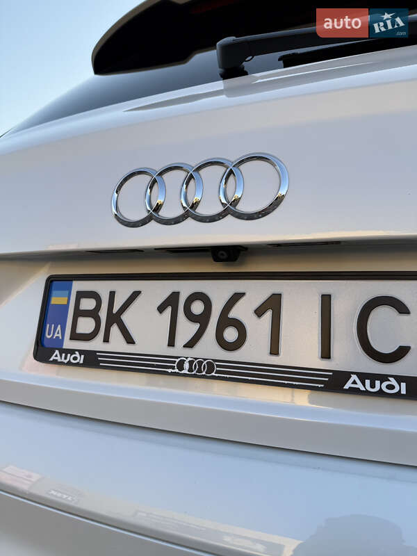 Позашляховик / Кросовер Audi Q7 2016 в Рівному