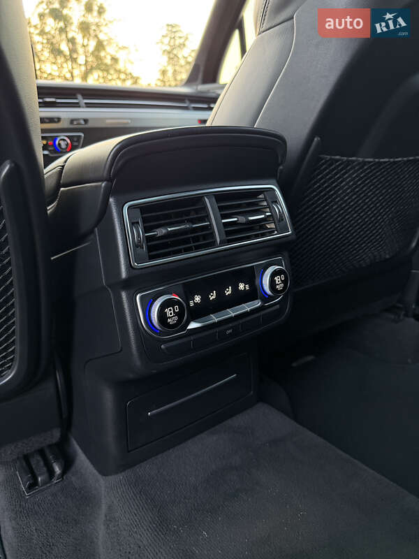 Позашляховик / Кросовер Audi Q7 2016 в Рівному
