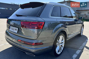 Внедорожник / Кроссовер Audi Q7 2016 в 