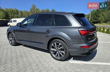 Внедорожник / Кроссовер Audi Q7 2021 в 
