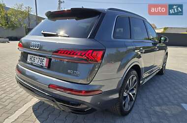 Внедорожник / Кроссовер Audi Q7 2021 в 