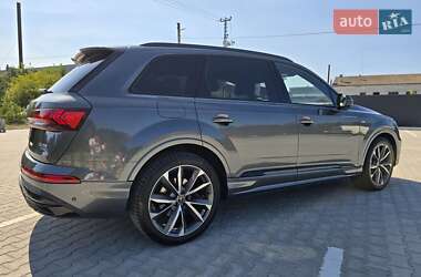 Внедорожник / Кроссовер Audi Q7 2021 в 