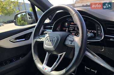 Внедорожник / Кроссовер Audi Q7 2021 в 