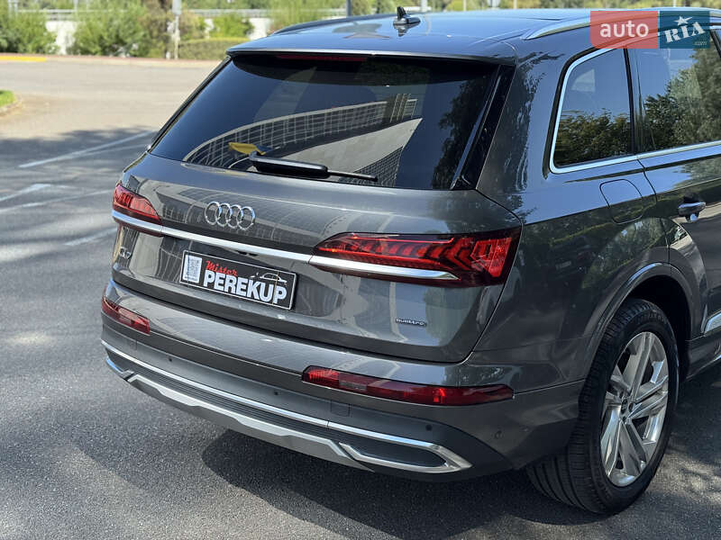 Внедорожник / Кроссовер Audi Q7 2021 в Киеве