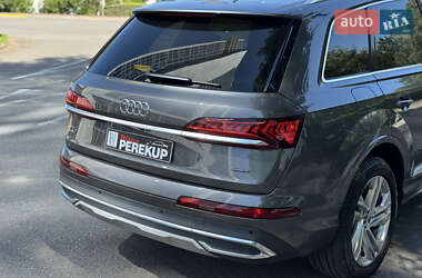 Внедорожник / Кроссовер Audi Q7 2021 в 