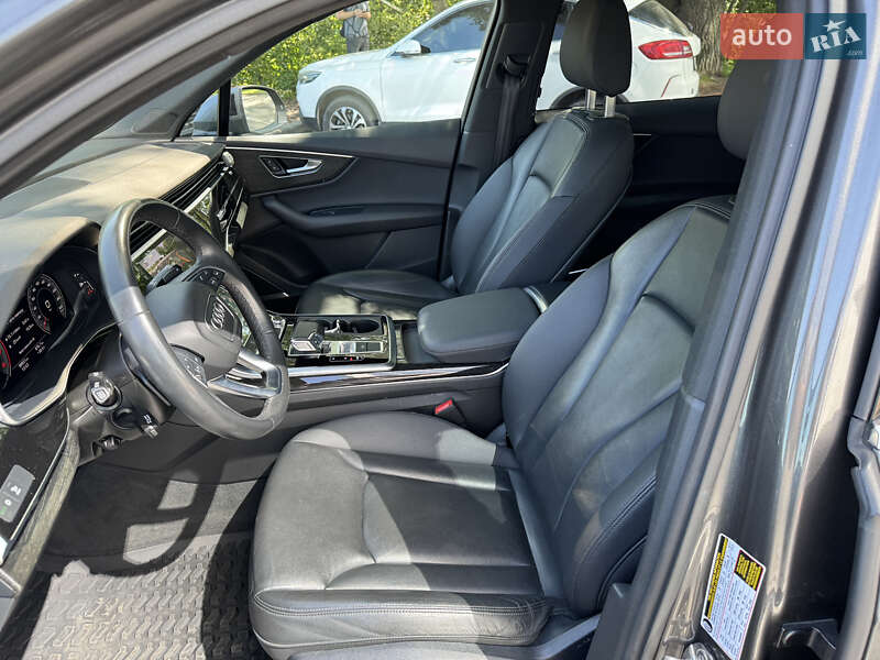 Внедорожник / Кроссовер Audi Q7 2021 в Киеве