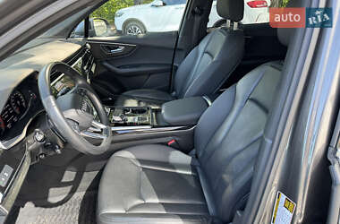 Внедорожник / Кроссовер Audi Q7 2021 в 