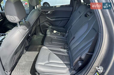 Внедорожник / Кроссовер Audi Q7 2021 в 
