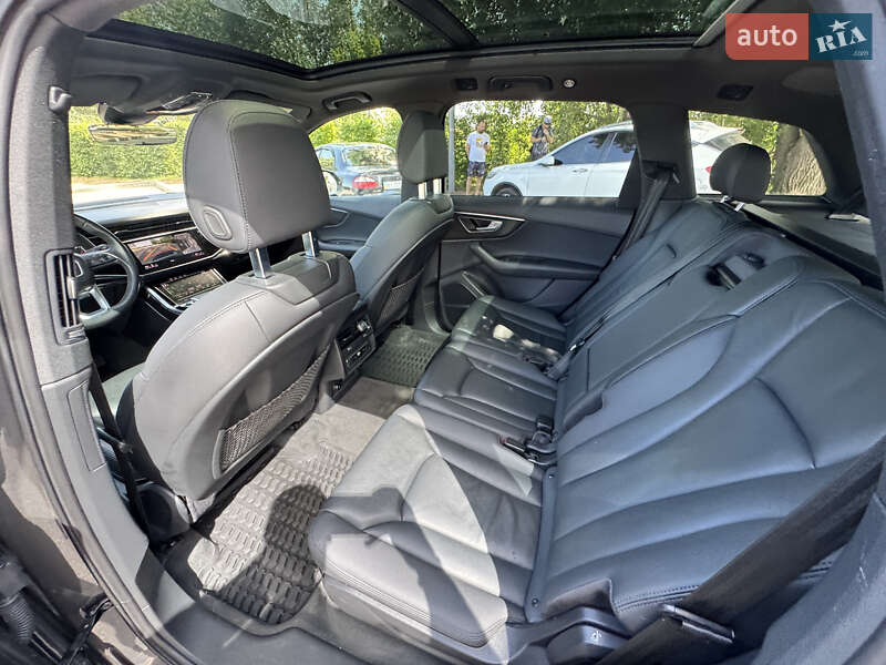 Внедорожник / Кроссовер Audi Q7 2021 в Киеве