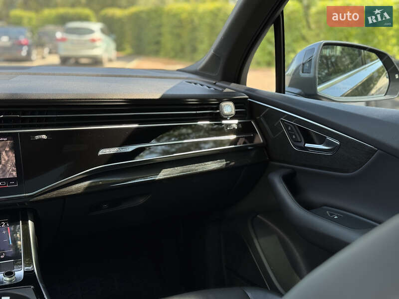 Внедорожник / Кроссовер Audi Q7 2021 в Киеве