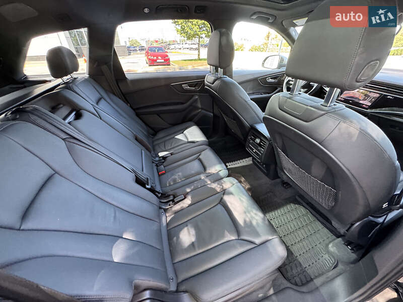 Позашляховик / Кросовер Audi Q7 2021 в Києві