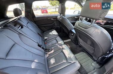 Внедорожник / Кроссовер Audi Q7 2021 в 