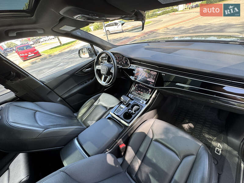 Внедорожник / Кроссовер Audi Q7 2021 в Киеве