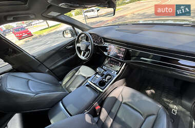 Внедорожник / Кроссовер Audi Q7 2021 в 