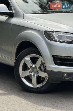 Внедорожник / Кроссовер Audi Q7 2013 в 