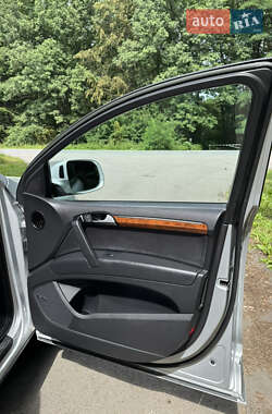 Внедорожник / Кроссовер Audi Q7 2013 в 