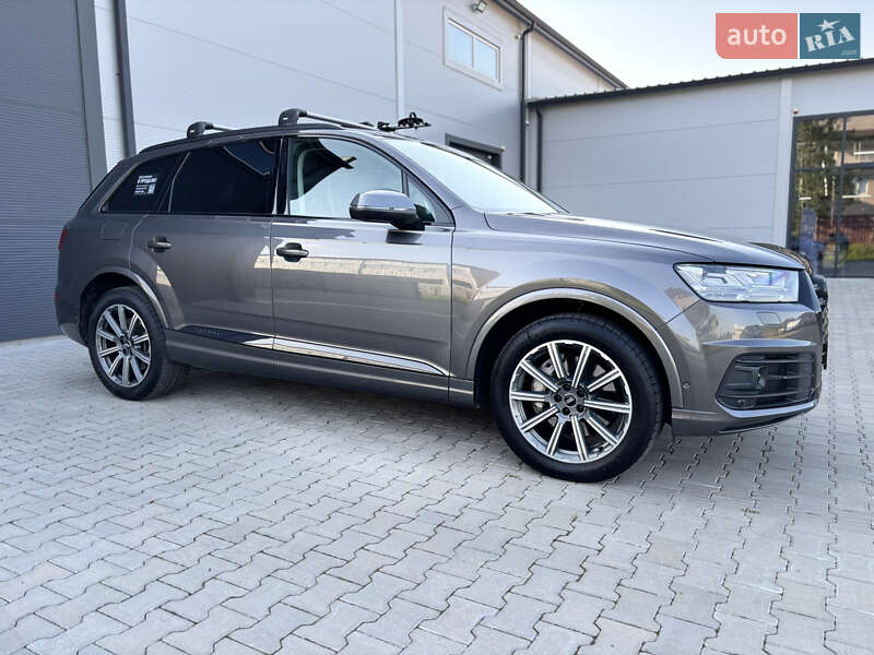 Внедорожник / Кроссовер Audi Q7 2019 в Черновцах