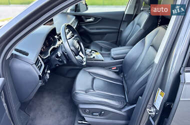 Внедорожник / Кроссовер Audi Q7 2019 в 