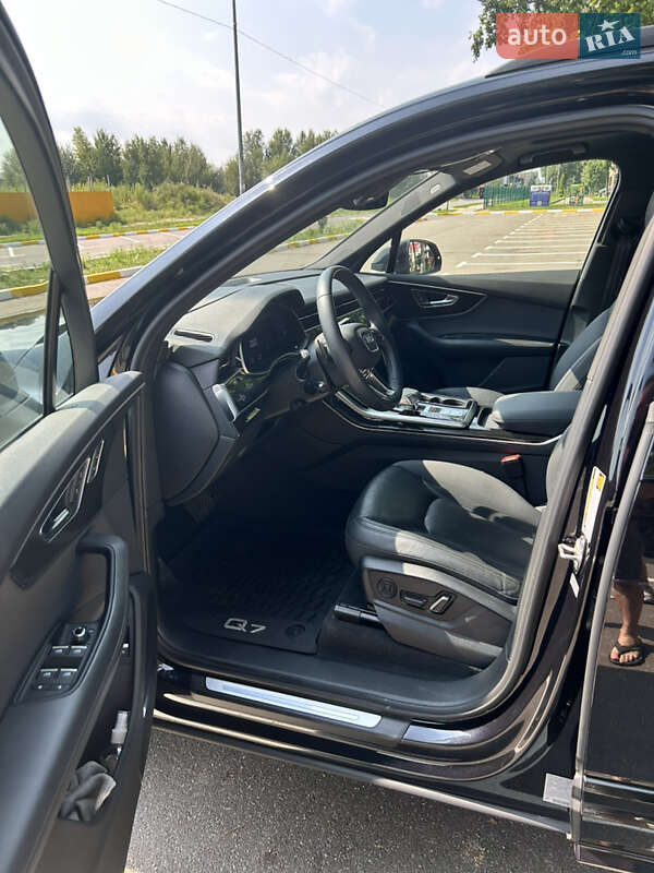 Внедорожник / Кроссовер Audi Q7 2020 в Петропавловской Борщаговке