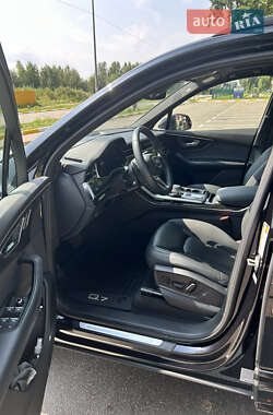 Внедорожник / Кроссовер Audi Q7 2020 в 