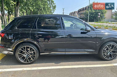 Внедорожник / Кроссовер Audi Q7 2020 в 