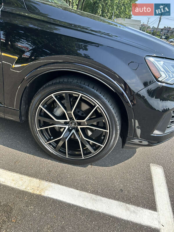Внедорожник / Кроссовер Audi Q7 2020 в Петропавловской Борщаговке