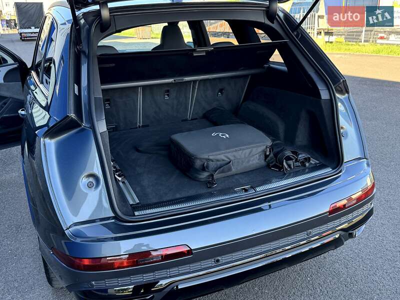 Внедорожник / Кроссовер Audi Q7 2021 в Киеве