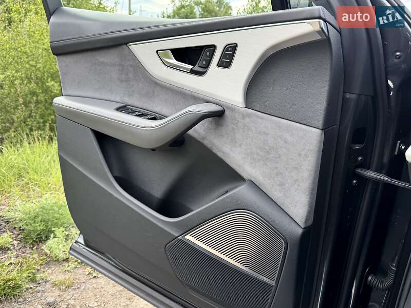 Внедорожник / Кроссовер Audi Q7 2021 в Киеве