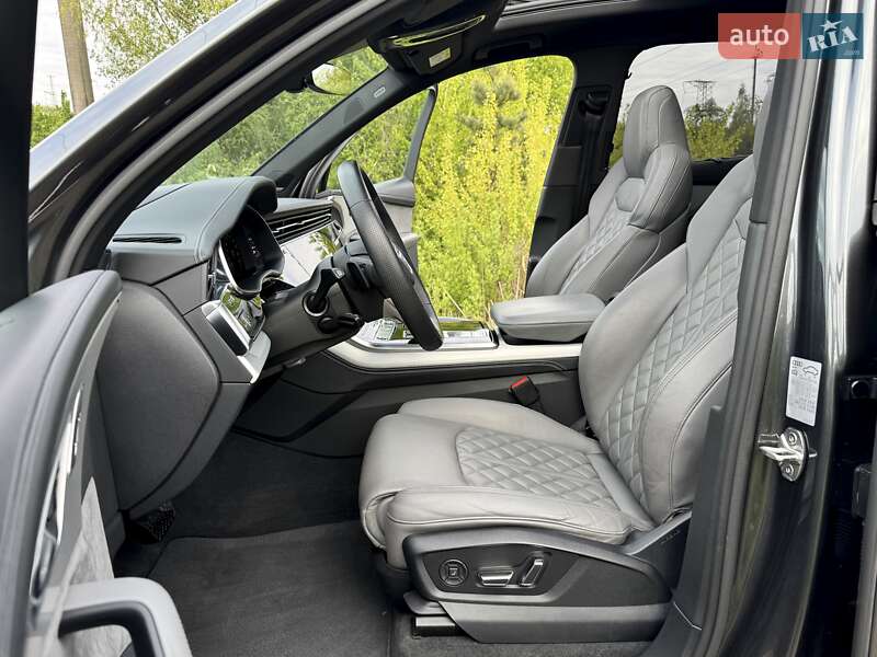 Внедорожник / Кроссовер Audi Q7 2021 в Киеве