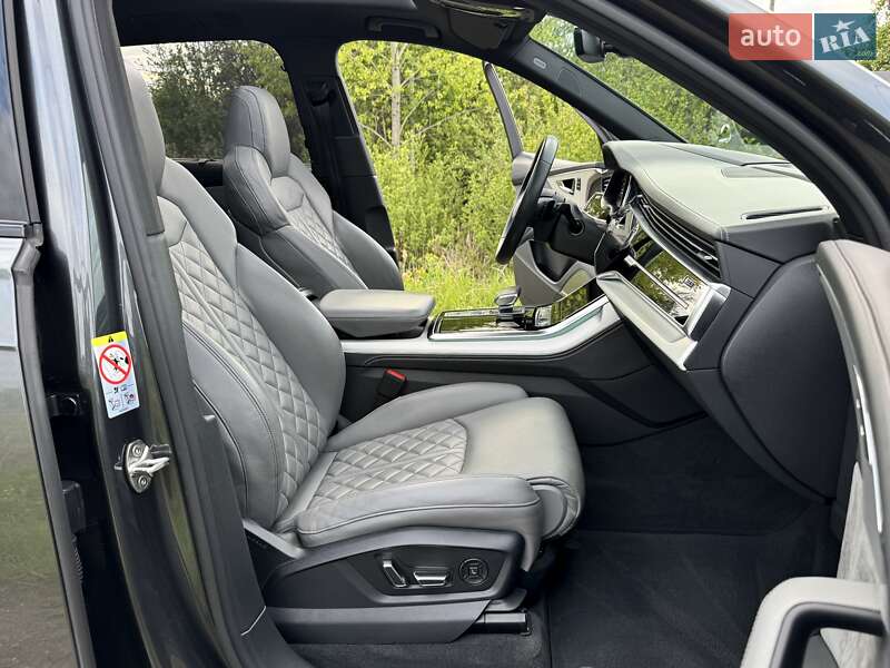 Внедорожник / Кроссовер Audi Q7 2021 в Киеве