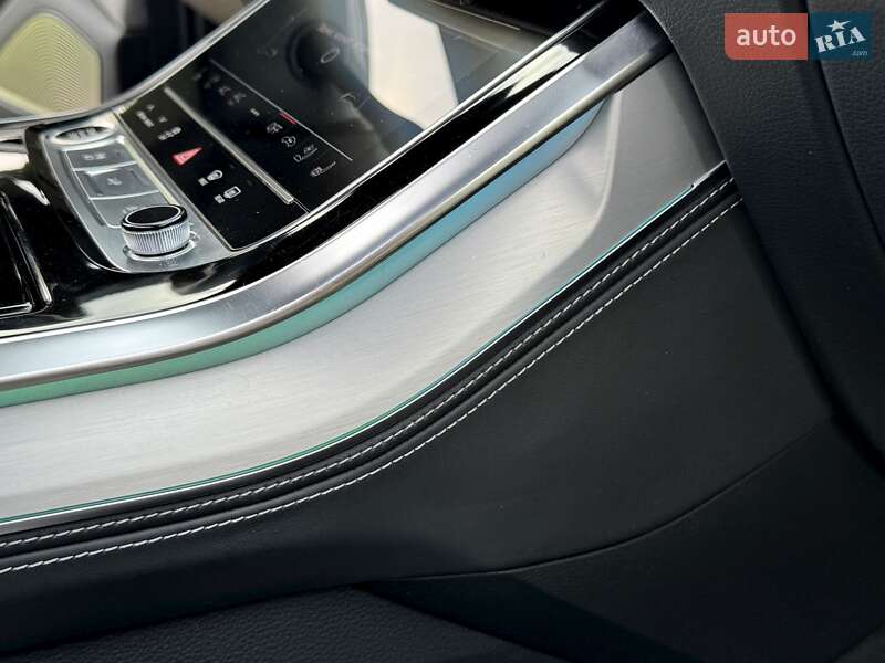 Внедорожник / Кроссовер Audi Q7 2021 в Киеве