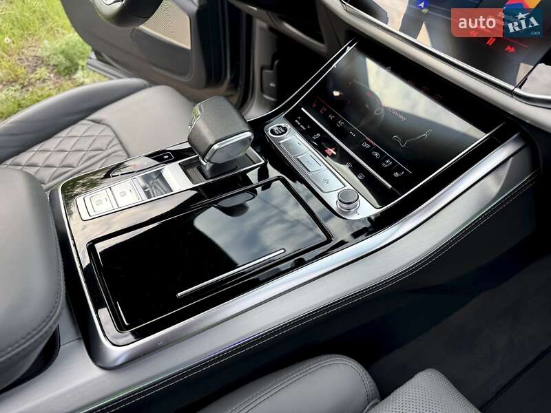 Внедорожник / Кроссовер Audi Q7 2021 в Киеве