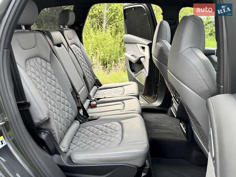 Внедорожник / Кроссовер Audi Q7 2021 в Киеве