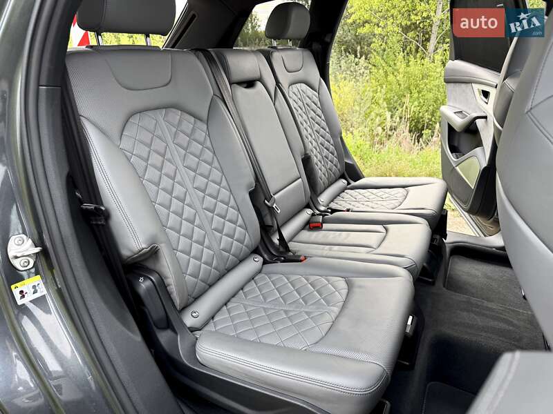 Внедорожник / Кроссовер Audi Q7 2021 в Киеве