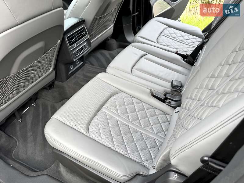 Внедорожник / Кроссовер Audi Q7 2021 в Киеве