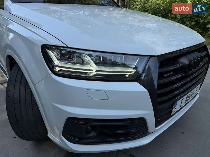 Внедорожник / Кроссовер Audi Q7 2017 в Хмельницком